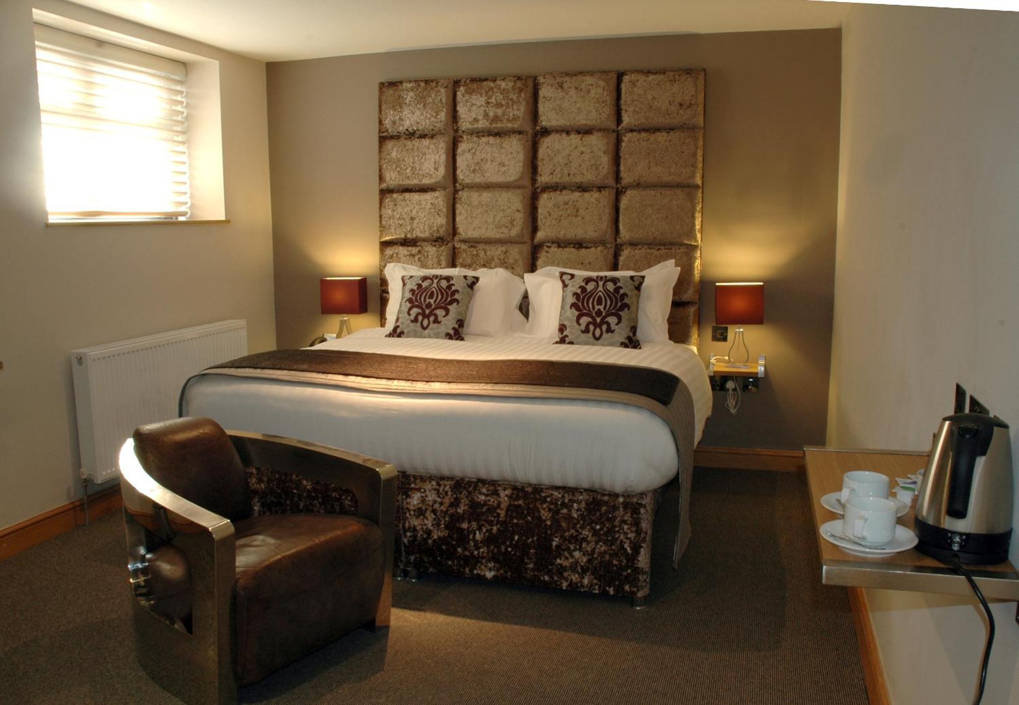 Heathrow Hotel 4*